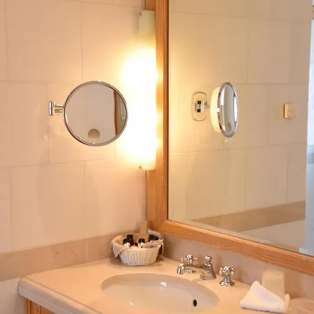 Crystal Superior Hotel 4*