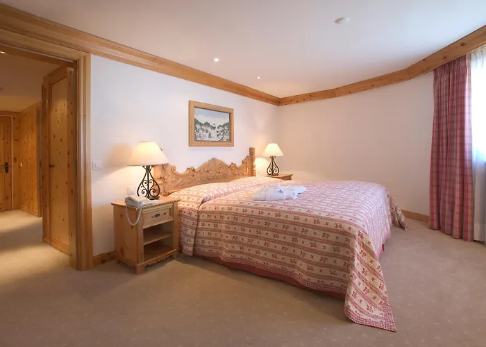 Crystal Superior מלון